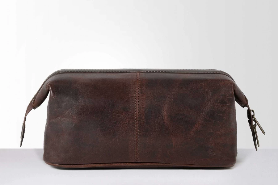 HOLZRICHTER Men's Leather Toiletry Bag No.5-1 Travel Organizer for Shaving & Cosmetics